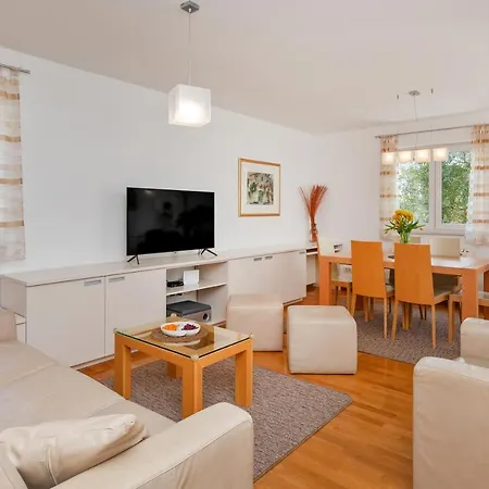 Comfortable 2bdr Laura Lapad With Private Garage * Дубровник