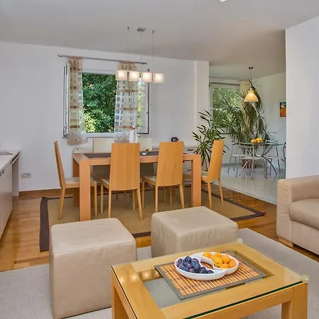 Apartmán Comfortable Laura Lapad With Garage Dubrovník