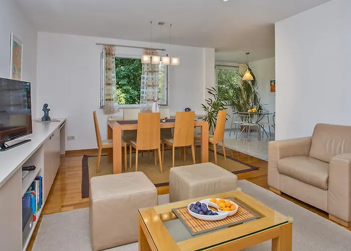 דירה Comfortable Laura Lapad With Garage דוברובניק