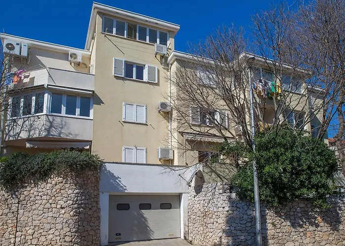 アパート Comfortable Laura Lapad With Garage *